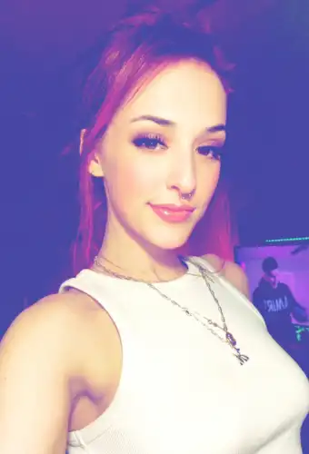 Rubydiditt - Available for shows - HD webcam performer