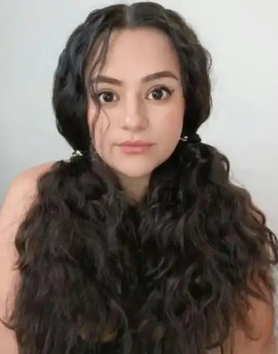Ariana - Available for shows - HD webcam performer