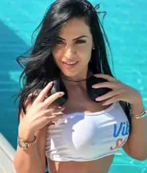 Amberblaze - Available for shows - HD webcam performer
